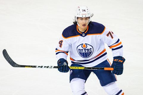 Edmonton Oilers, Ethan Bear (Mandatory Credit: Sergei Belski-USA TODAY Sports)