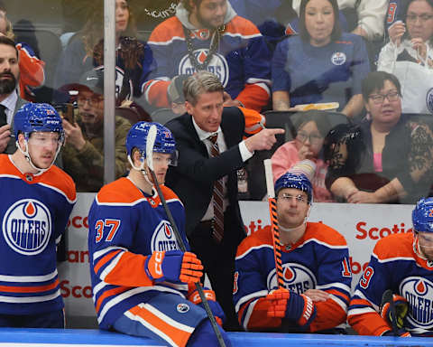 EDMONTON, CANADA – NOVEMBER 15: The Edmonton Oilers new coach Kris Knoblauch giving his players instructions in the second period against the Seattle Kraken at Rogers Place on November 15, 2023 in Edmonton, Alberta, Canada. (Photo by Lawrence Scott/Getty Images)