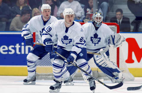 TORONTO, CANADA – DECEMBER 23: Alexander Mogilny #89 of the Toronto Maple Leafs  (Photo By Dave Sandford/Getty Images/NHLI)