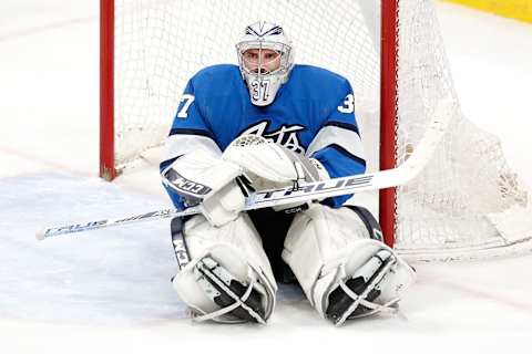 Winnipeg Jets, Connor Hellebuyck (37) Mandatory Credit: James Carey Lauder-USA TODAY Sports