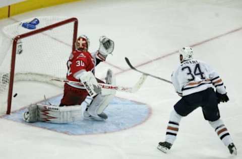 Cam Ward, Carolina Hurricanes (Photo by Bruce Bennett/Getty Images)