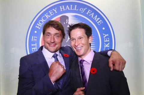 TORONTO, ON – NOVEMBER 10: (l-r) Teemu Selanne and Paul Kariya pose for photos during a media opportunity at the Hockey Hall Of Fame and Museum on November 10, 2017, in Toronto, Canada. (Photo by Bruce Bennett/Getty Images)