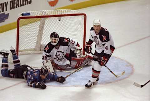 28 May 1998: Dominik Hasek #39 of the Washington Capitals in action during an Eastern Conference Finals Game 3 against the Buffalo Sabres at the Marine Midland Arena in Buffalo, New York. The Capitals defeated the Sabres 4-3 in overtime. Mandatory Credit