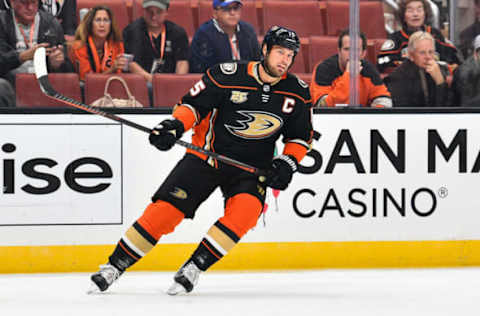 ANAHEIM, CA – SEPTEMBER 26: Anaheim Ducks center Ryan Getzlaf (15) looks on during an NHL preseason game between the Los Angeles Kings and the Anaheim Ducks played on September 26, 2018, at the Honda Center in Anaheim, CA.