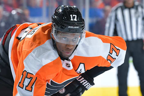 A new member of the Toronto Maple Leafs, Wayne Simmonds #17, playing for the Philadelphia Flyers (Photo by Drew Hallowell/Getty Images)