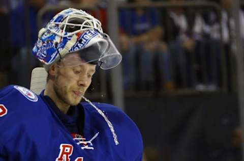 NEW YORK, NY – MARCH 22: Antti Raanta #32 of the New York Rangers takes a first-period water break against the New York Islanders at Madison Square Garden on March 22, 2017, in New York City. (Photo by Bruce Bennett/Getty Images)