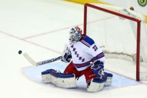 Cam Talbot as a Ranger during the 2014-2015 season.