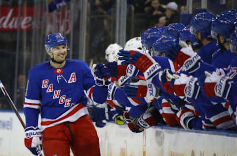 NEW YORK, NY – NOVEMBER 26: Rick Nash #61 of the New York Rangers celebrates his shootout goal against the Vancouver Canucks at Madison Square Garden on November 26, 2017 in New York City. The Rangers defeated the Canucks 4-3 in the shootout. (Photo by Bruce Bennett/Getty Images)