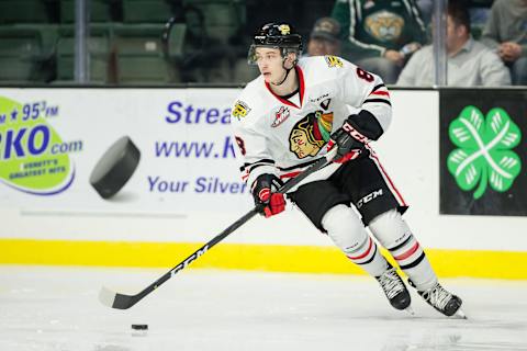 EVERETT, WA – NOVEMBER 14: Forward Cody Glass of the Portland Winterhawks (8) circles with the puck in the second period during a game between the Portland Winterhawks and the Everett Silvertips on Wednesday, November 14, 2018 at Angel of the Winds Arena in Everett, WA. (Photo by Christopher Mast/Everett Silvertips)