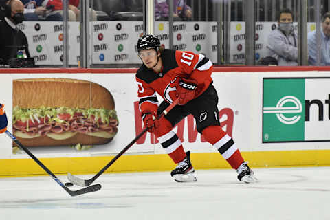 New Jersey Devils right wing Alexander Holtz (10): Catalina Fragoso-USA TODAY Sports