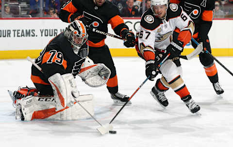 PHILADELPHIA, PA – FEBRUARY 09: Carter Hart #79 of the Philadelphia Flyers stops a shot on goal by Rickard Rakell #67 of the Anaheim Ducks on February 9, 2019 at the Wells Fargo Center in Philadelphia, Pennsylvania. (Photo by Len Redkoles/NHLI via Getty Images)