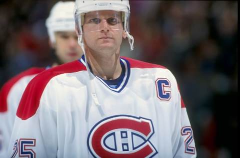 7 Nov 1998: Center Vincent Damphousse #25 of the Montreal Canadiens. Mandatory Credit: Robert Laberge /Allsport