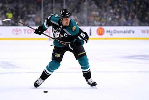 LOS ANGELES, CA – NOVEMBER 06: Ryan Getzlaf #15 of the Anaheim Ducks shoots the puck from the point on the power play during the game against the Los Angeles Kings at Staples Center on November 6, 2018, in Los Angeles, California. (Photo by Harry How/Getty Images)