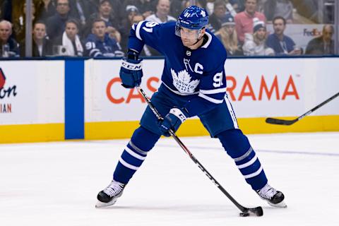 TORONTO, ON – NOVEMBER 05: Toronto Maple Leafs Center John Tavares (91) skates with the puck during the NHL regular season game between the Los Angeles Kings and the Toronto Maple Leafs on November 5, 2019, at Scotiabank Arena in Toronto, ON, Canada. (Photo by Julian Avram/Icon Sportswire via Getty Images)