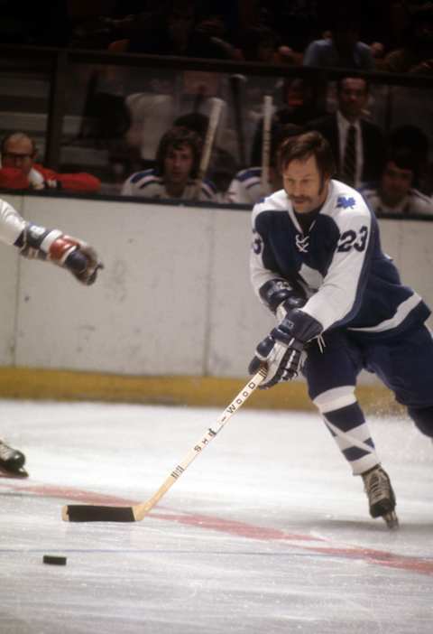 NEW YORK, NY – 1974: Eddie Shack #23 of the Toronto Maple Leafs skates. (Photo by Melchior DiGiacomo/Getty Images)