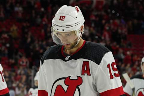 RALEIGH, NC – NOVEMBER 18: New Jersey Devils Center Travis Zajac (19) skates off the ice during a game between the Carolina Hurricanes and the New Jersey Devils at the PNC Arena in Raleigh, NC on November 18, 2018. (Photo by Greg Thompson/Icon Sportswire via Getty Images)