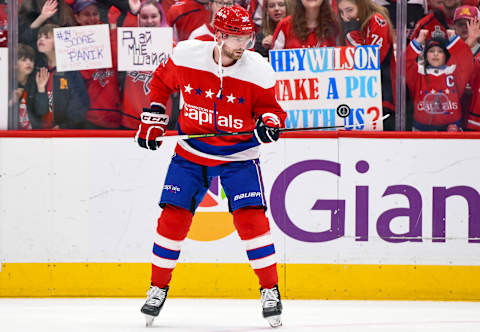 WASHINGTON, DC – FEBRUARY 02: Washington Capitals center Evgeny Kuznetsov (92) bounces a puck on his stick as he warms up prior to the game against the Pittsburgh Penguins on February 2, 2020 at the Capital One Arena in Washington, D.C. (Photo by Mark Goldman/Icon Sportswire via Getty Images)