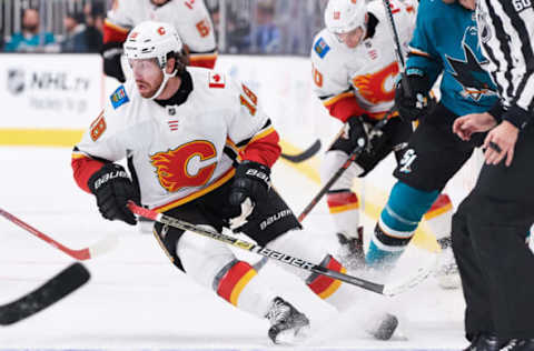 SAN JOSE, CA – SEPTEMBER 27: Calgary Flames left wing James Neal (18) skates during the San Jose Sharks game versus the Calgary Flames on September 27, 2018, at SAP Center at San Jose in San Jose, CA. (Photo by Matt Cohen/Icon Sportswire via Getty Images)