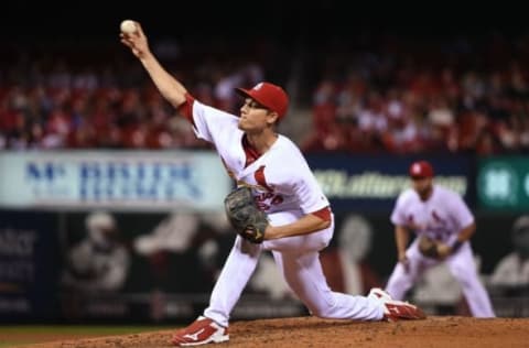 Sep 26, 2016; St. Louis, MO, USA; St. Louis Cardinals relief pitcher Lukke Weaver (62) pitches to a Cincinnati Reds batter during the fourth inning at Busch Stadium. Mandatory Credit: Jeff Curry-USA TODAY Sports