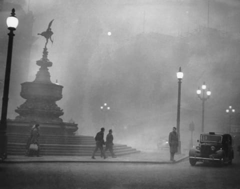 Heavy smog in London's Piccadilly Circus on December 6, 1952.