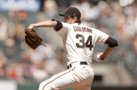 SAN FRANCISCO, CALIFORNIA – MAY 08: Kevin Gausman #34 of the San Francisco Giants pitches against the San Diego Padres at Oracle Park on May 08, 2021 in San Francisco, California. (Photo by Ezra Shaw/Getty Images)