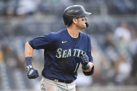 Mitch Haniger #17 of the Seattle Mariners (Photo by Denis Poroy/Getty Images)