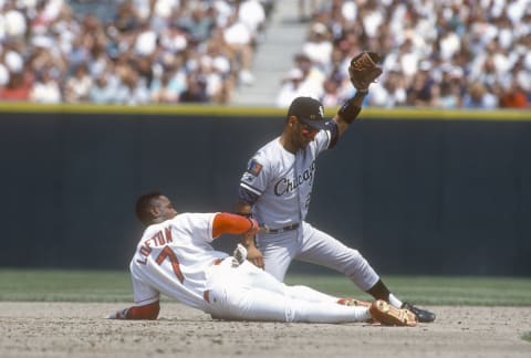 Kenny Lofton #7 of the Cleveland Indians (Photo by Focus on Sport/Getty Images)