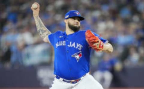 TORONTO, ON – OCTOBER 07: Alek Manoah #6 of the Toronto Blue Jays pitches to the Seattle Mariners during the first inning in Game One of their AL Wild Card series at Rogers Centre on October 7, 2022 in Toronto, Ontario, Canada. (Photo by Mark Blinch/Getty Images)