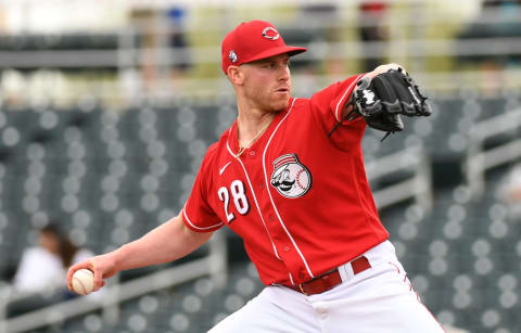 GOODYEAR, ARIZONA – FEBRUARY 28: Anthony DeSclafani #28 of the Cincinnati Reds (Photo by Norm Hall/Getty Images)