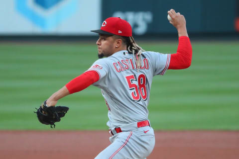 ST LOUIS, MO – JUNE 04: Luis Castillo #58 of the Cincinnati Reds delivers a pitch. (Photo by Dilip Vishwanat/Getty Images)