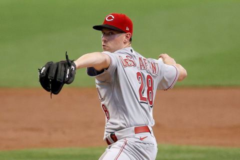 MILWAUKEE, WISCONSIN – AUGUST 08: Anthony DeSclafani #28 of the Cincinnati Reds pitches in the second inning (Photo by Dylan Buell/Getty Images)