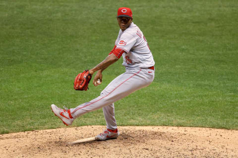 MILWAUKEE, WISCONSIN – AUGUST 08: Raisel Iglesias #26 of the Cincinnati Reds pitches in the ninth inning (Photo by Dylan Buell/Getty Images)