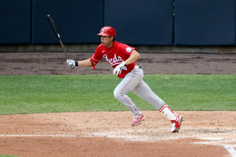 MILWAUKEE, WISCONSIN – AUGUST 09: Shogo Akiyama #4 of the Cincinnati Reds hits a single (Photo by Dylan Buell/Getty Images)