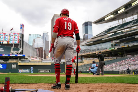 MINNEAPOLIS, MN – SEPTEMBER 27: Joey Votto #19 of the Cincinnati Reds looks on. (Photo by Brace Hemmelgarn/Minnesota Twins/Getty Images)