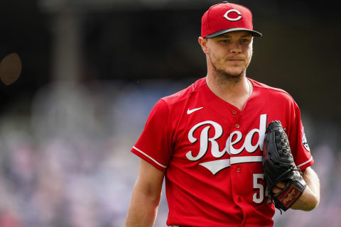 MINNEAPOLIS, MN – SEPTEMBER 27: Sonny Gray #54 of the Cincinnati Reds looks on against the Minnesota Twins. (Photo by Brace Hemmelgarn/Minnesota Twins/Getty Images)