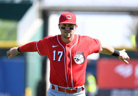 GOODYEAR, ARIZONA – FEBRUARY 28: Kyle Farmer #17 of the Cincinnati Reds prepares for a spring training game. (Photo by Norm Hall/Getty Images)