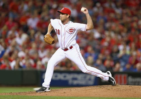 CINCINNATI, OH – SEPTEMBER 24: Zach Duke #30 of the Cincinnati Reds throws a pitch against the New York Mets at Great American Ball Park on September 24, 2013 in Cincinnati, Ohio. (Photo by Andy Lyons/Getty Images)