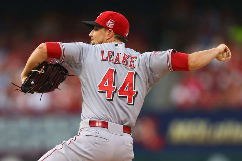 ST. LOUIS, MO – JULY 28: Starter Mike Leake #44 of the Cincinnati Reds pitches. (Photo by Dilip Vishwanat/Getty Images)