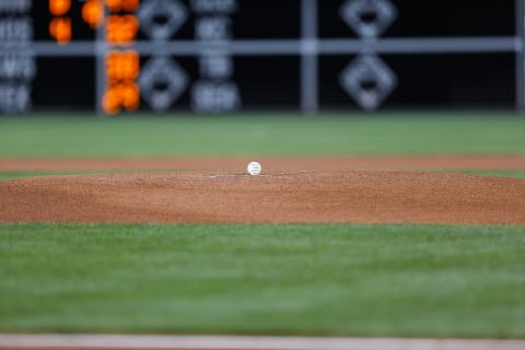 PHILADELPHIA, PA – JUNE 04: A baseball sits on the mound before the game between the Cincinnati Reds (Photo by Brian Garfinkel/Getty Images)