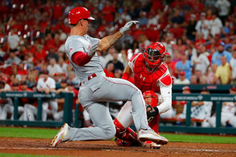 ST LOUIS, MO – SEPTEMBER 01: Andrew Knizer #7 of the St. Louis Cardinals tags out Michael Lorenzen #21 of the Cincinnati Reds in the ninth inning. (Photo by Dilip Vishwanat/Getty Images)