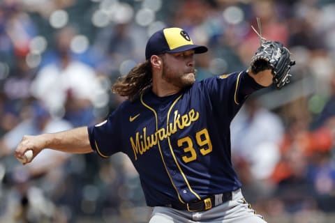NEW YORK, NY – JULY 7: Corbin Burnes #39 of the Milwaukee Brewers pitches. (Photo by Adam Hunger/Getty Images)