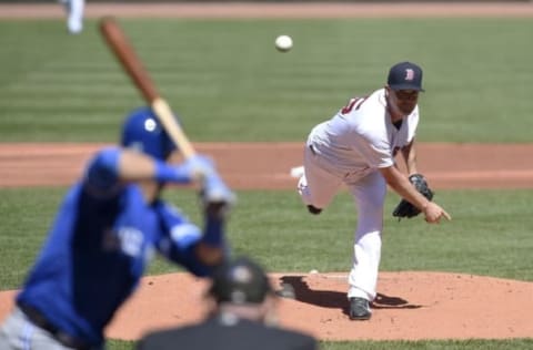 Apr 17, 2016; Boston, MA, USA; Boston Red Sox starting pitcher Steven Wright (35) pitches during the first inning against the Toronto Blue Jays at Fenway Park. Mandatory Credit: Bob DeChiara-USA TODAY Sports