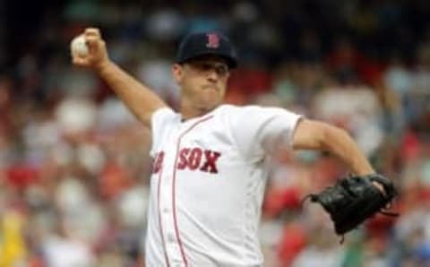 Jun 4, 2016; Boston, MA, USA; Boston Red Sox starting pitcher Steven Wright (35) pitches against the Toronto Blue Jays during the first inning at Fenway Park. Mandatory Credit: Winslow Townson-USA TODAY Sports