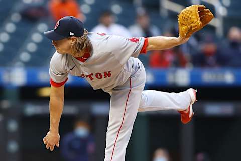 NEW YORK, NEW YORK – APRIL 27: Garrett Richards #43 of the Boston Red Sox pitches in the first inning against the New York Mets at Citi Field on April 27, 2021 in New York City. (Photo by Mike Stobe/Getty Images)