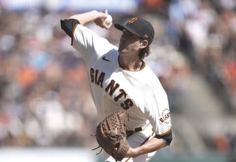 SAN FRANCISCO, CALIFORNIA – OCTOBER 02: Kevin Gausman #34 of the San Francisco Giants pitches against the San Diego Padres in the top of the first inning at Oracle Park on October 02, 2021 in San Francisco, California. (Photo by Thearon W. Henderson/Getty Images)