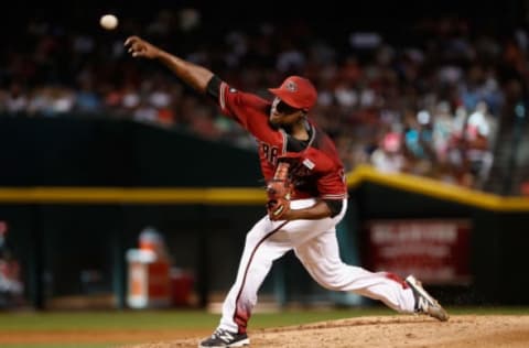 PHOENIX, AZ – MAY 15: Starting pitcher Rubby De La Rosa #12 of the Arizona Diamondbacks pitches against the San Francisco Giants during the third inning of the MLB game at Chase Field on May 15, 2016 in Phoenix, Arizona. (Photo by Christian Petersen/Getty Images)