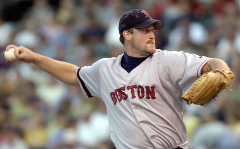 CLEVELAND, UNITED STATES: Boston Red Sox pitcher Derek Lowe delivers a pitch against the Cleveland Indians on 30 August, 2002 at Jacobs Field in Cleveland, OH. AFP Photo/David Maxwell (Photo credit should read DAVID MAXWELL/AFP via Getty Images)