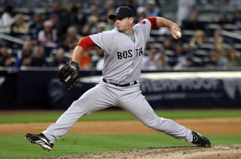 NEW YORK – SEPTEMBER 26: Billy Wagner #13 of the Boston Red Sox throws a pitch against the New York Yankees on September 26, 2009 at Yankee Stadium in the Bronx borough of New York City. (Photo by Jim McIsaac/Getty Images)