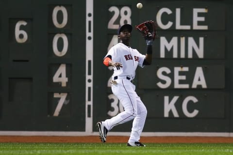 BOSTON, MA – SEPTEMBER 23: Rusney Castillo #38 of the Boston Red Sox catches a fly ball hit by Evan Longoria #3 of the Tampa Bay Rays during the seventh inning at Fenway Park on September 23, 2015 in Boston, Massachusetts. (Photo by Maddie Meyer/Getty Images)