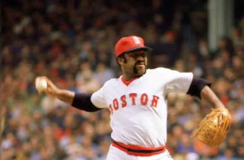 CIRCA 1974: Luis Tiant #23, of the Boston Red Sox, pitching during a game from his 1974 season with the Boston Red Sox. Luis Tiant played 19 years with 6 different teams and was a 3-time All-Star. (Photo by: 1974 SPX/Diamond Images via Getty Images)